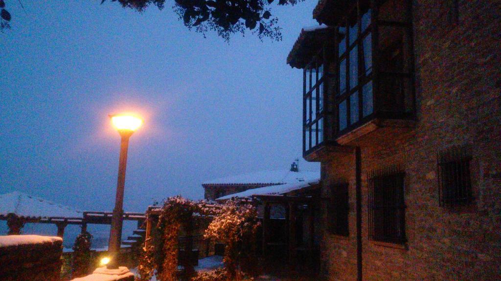Hospederia Villa De Pintano Bagian luar foto
